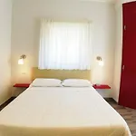 فندق Rio Claro 3*